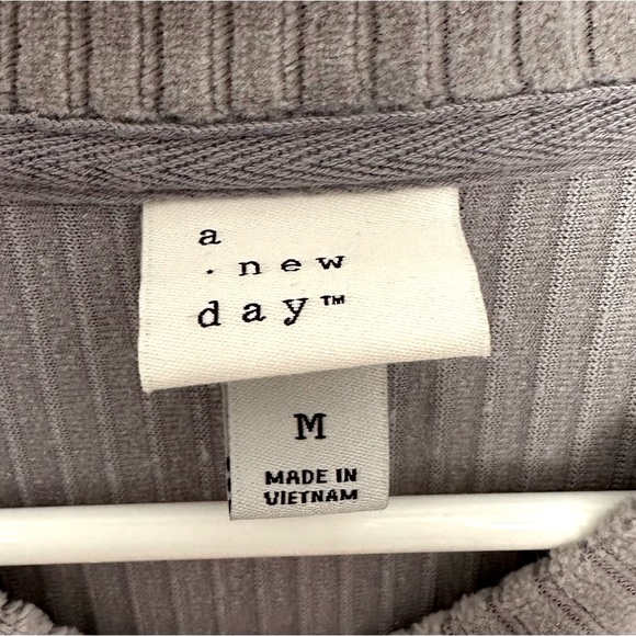 Gray Velour Sweater Size Medium - Picture 4 of 5